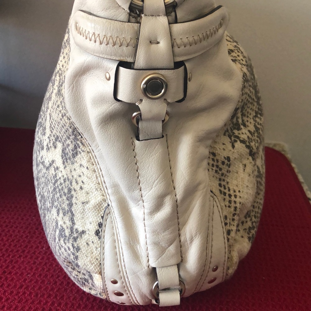 Laundry by Shelli Segal - cream shoulder bag - Picture 2 of 6